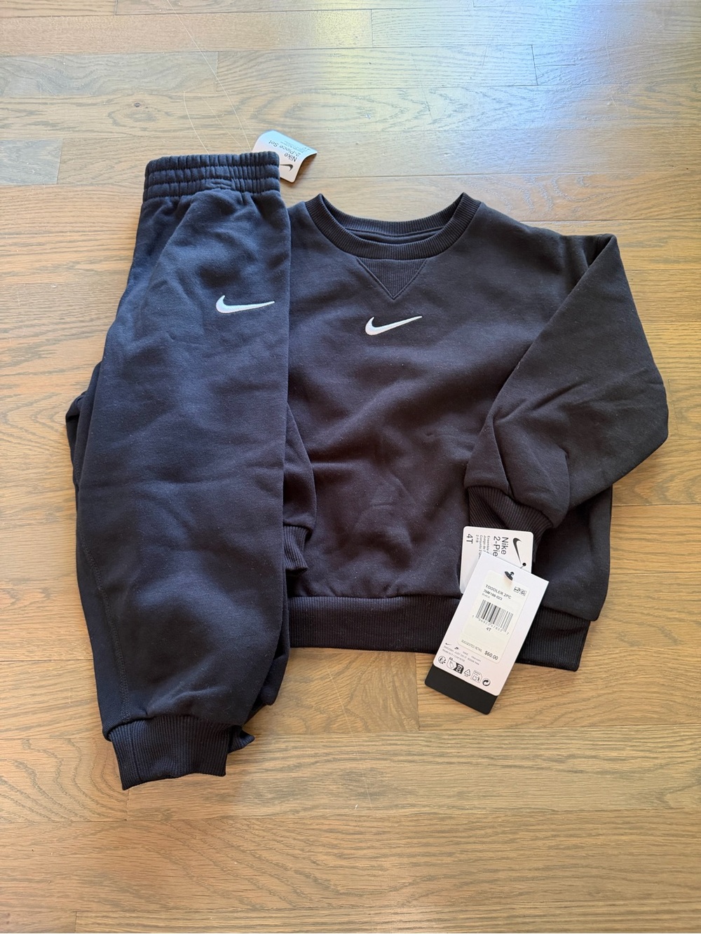 NWT Nike Toddler Set size 4T